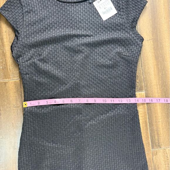 NWT BW Collection Zara size M Black Textured Cap Sleeve Dress Midi Knit Bodycon - Picture 4 of 12